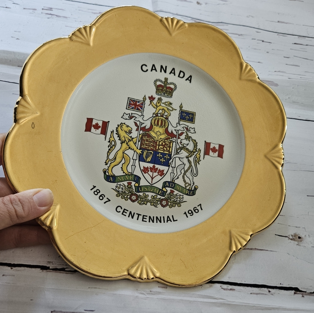 Vintage Royal Winton Canada Centennial Souvenir Plate - Picture 3 of 5